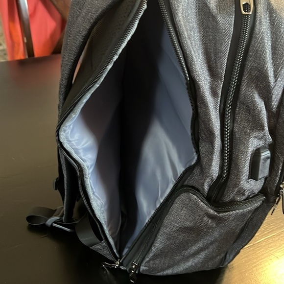 Slotra Gray Backpack - Picture 15 of 15